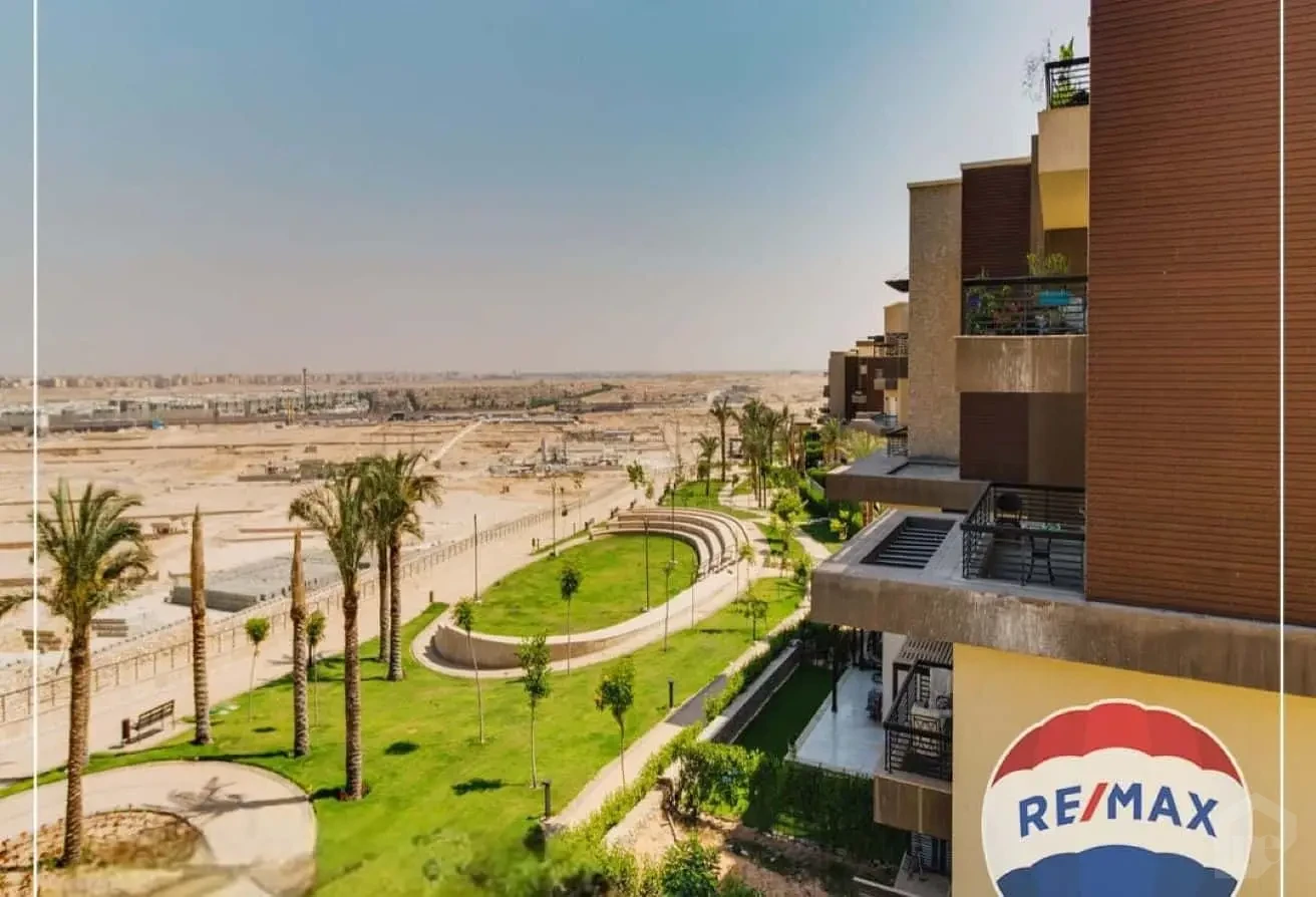 Your New Home: Apartment with a Magical View of the Three Pyramids