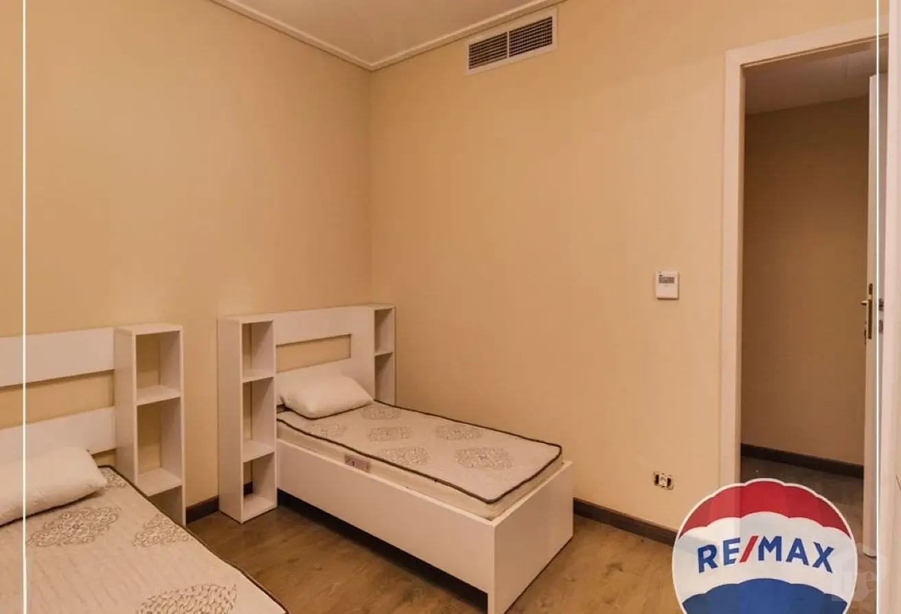 Apartment for Sale with Stylish Terrace & Direct Pyramids View