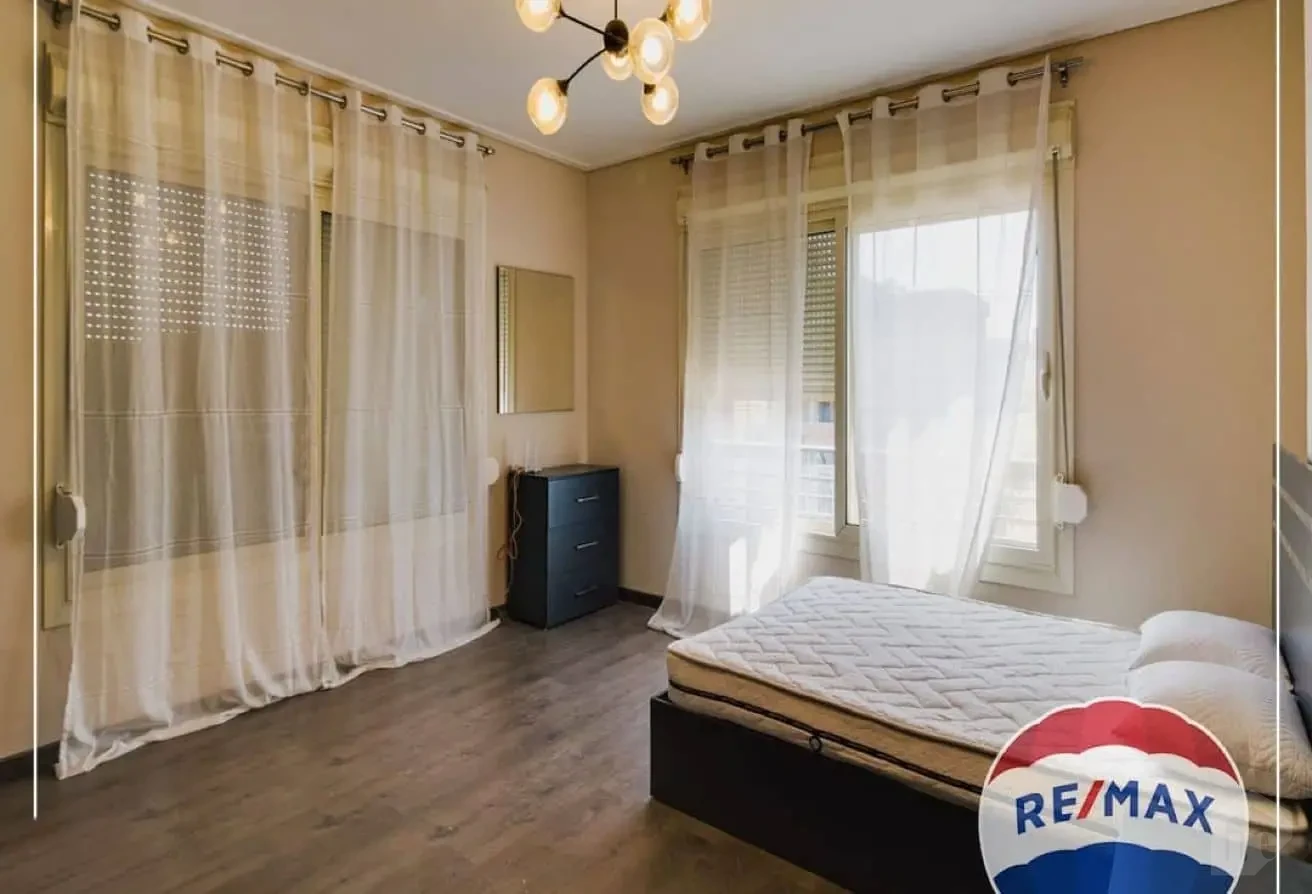 Unique Apartment with Large Terrace & Iconic Pyramids View