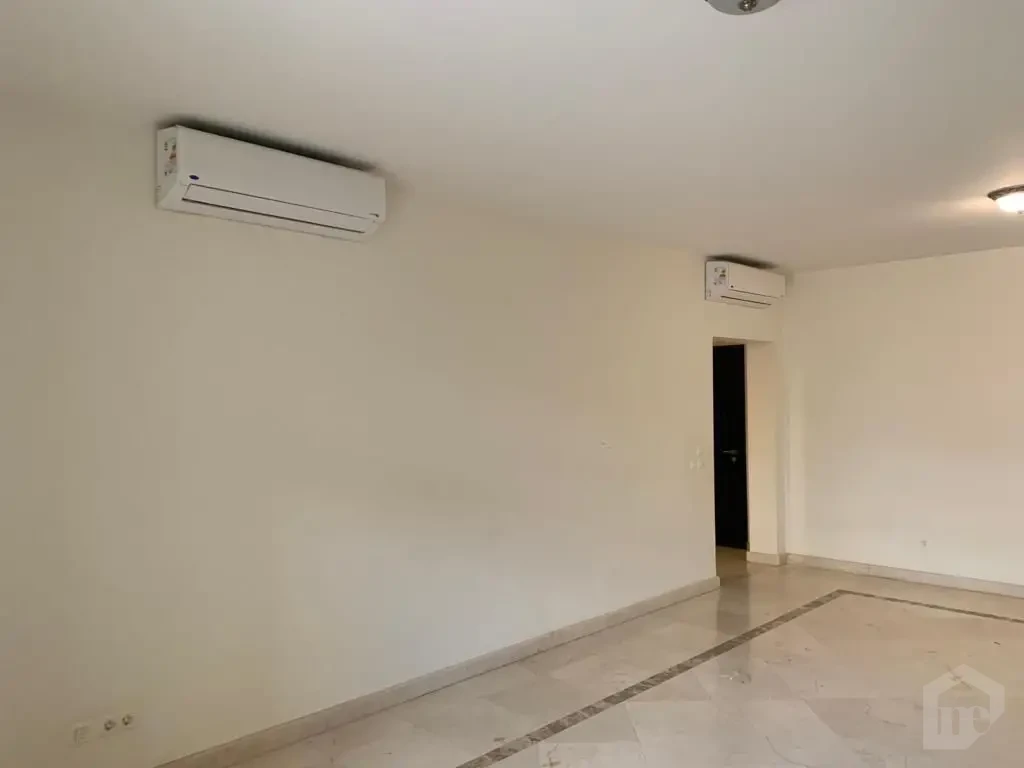 فرصة للإيجار  شقة بحديقة داخل كمبوند ميفيدا