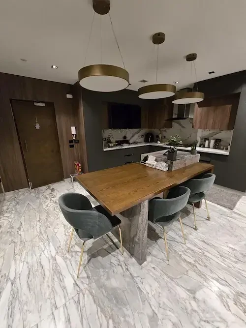 للبيع شقة بالدقي تشطيب الترا سوبر لوكس