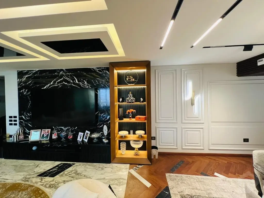 للبيع شقة بالدقي تشطيب الترا سوبر لوكس