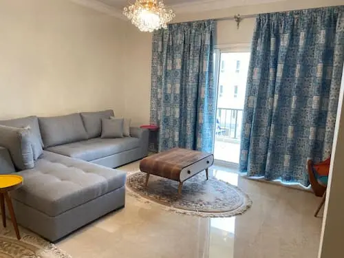 شقة ٣ غرف نوم مفروشة للإيجار في ميفيدا القاهرة الجديدة