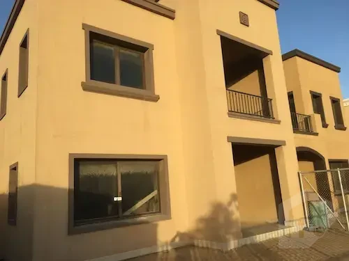 للبيع توين هاوس مميز في كمبوند ميفيدا