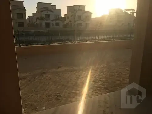 للبيع توين هاوس مميز في كمبوند ميفيدا