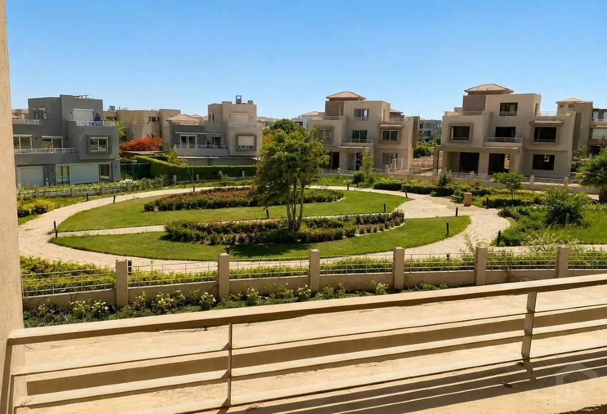 فيلا مميزة بتصميم جيد – سعر مناسب – إطلالة على اللاندسكيب