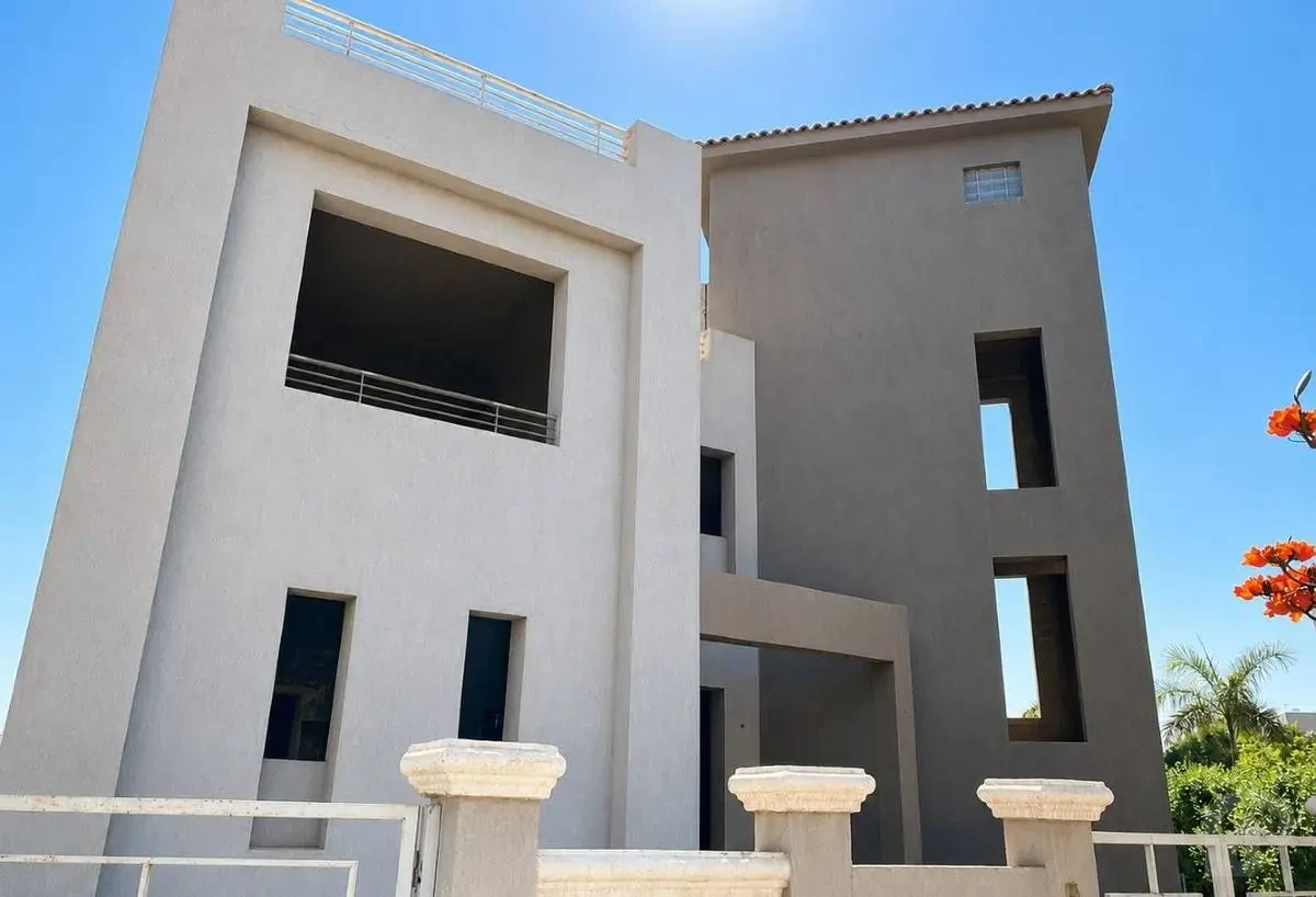 فيلا مميزة بتصميم جيد – سعر مناسب – إطلالة على اللاندسكيب