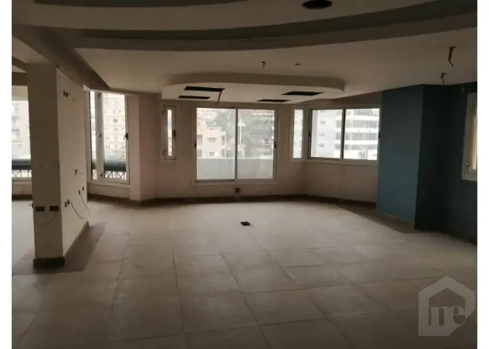 مبنى تجاري إداري للبيع