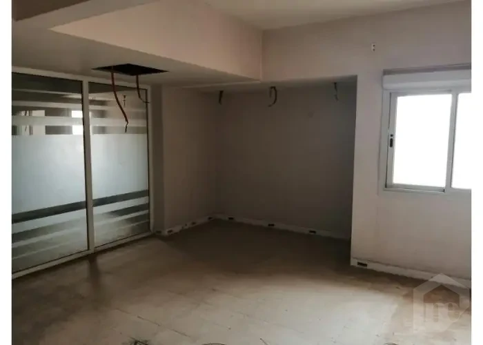 عقار تجاري إداري للبيع