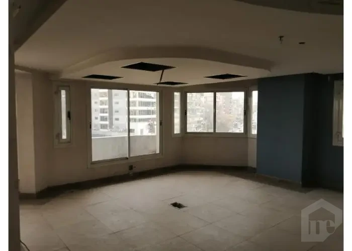 مبنى استثماري للبيع