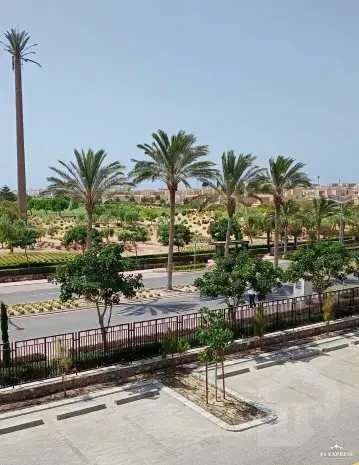 شاليه مفروش للبيع في مارينا 1