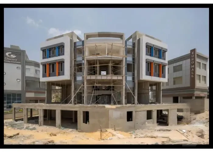 عيادة للبيع بالتقسيط في التجمع الخامس المستثمرين الجنوبية