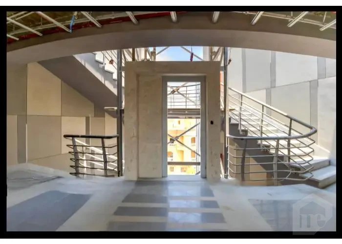 عيادة للبيع بالتقسيط في التجمع الخامس المستثمرين الجنوبية