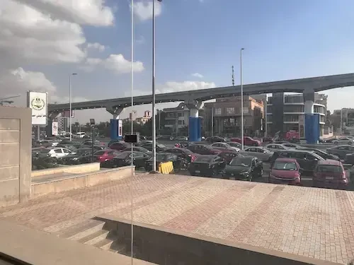 مول تجاري وإداري للإيجار على التسعين الجنوبي