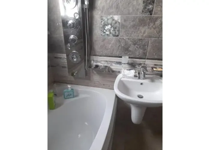 تاون هاوس للأيجار بالمطبخ والتكيفات