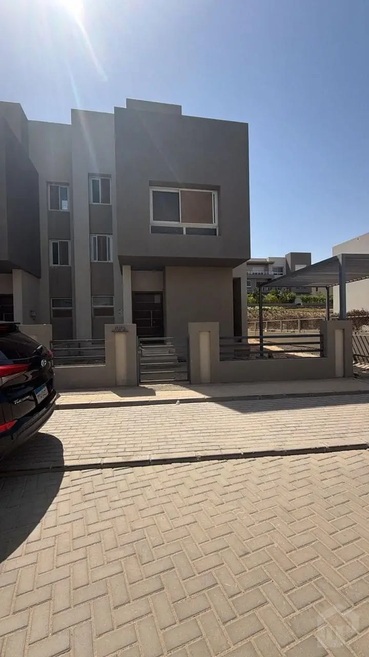 Corner Townhouse in the Heart of Sheikh Zayed | For Sale