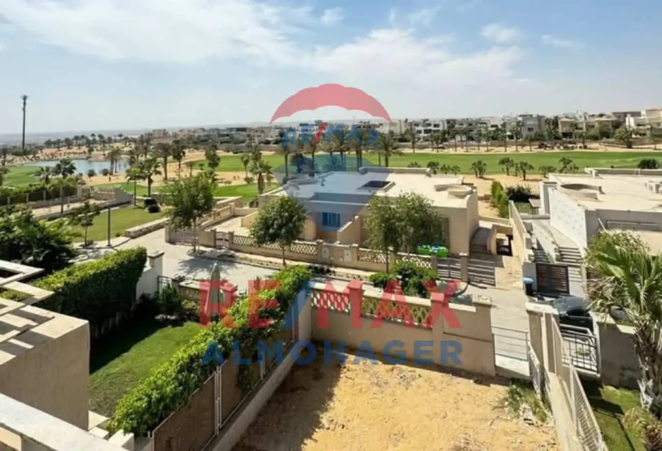 تاون هاوس كورنر للبيع في جولف فيوز - بالم هيلز، 6 أكتوبر صف ثاني على الجولف