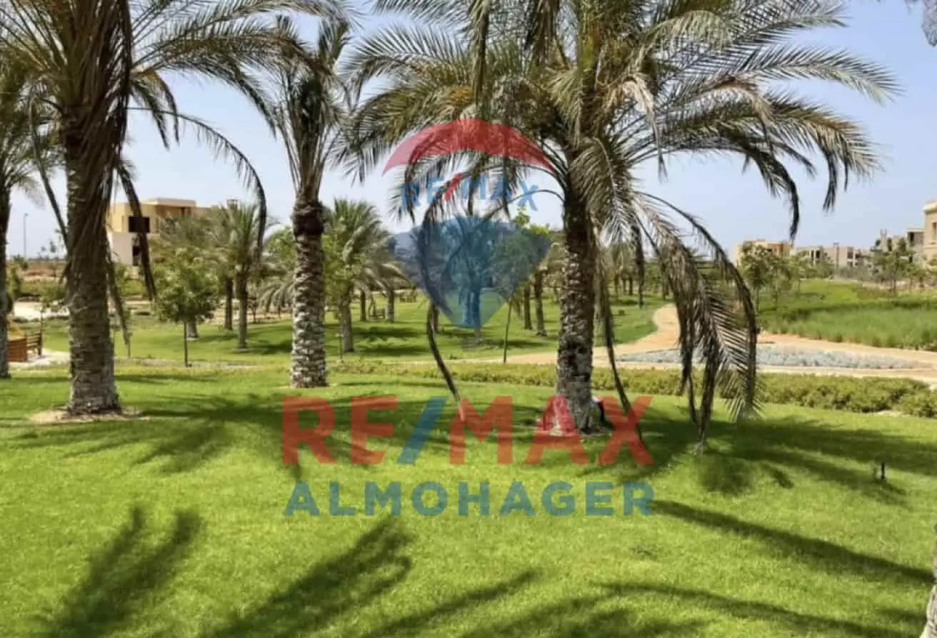 تاون هاوس كورنر للبيع في جولف فيوز - بالم هيلز، 6 أكتوبر صف ثاني على الجولف