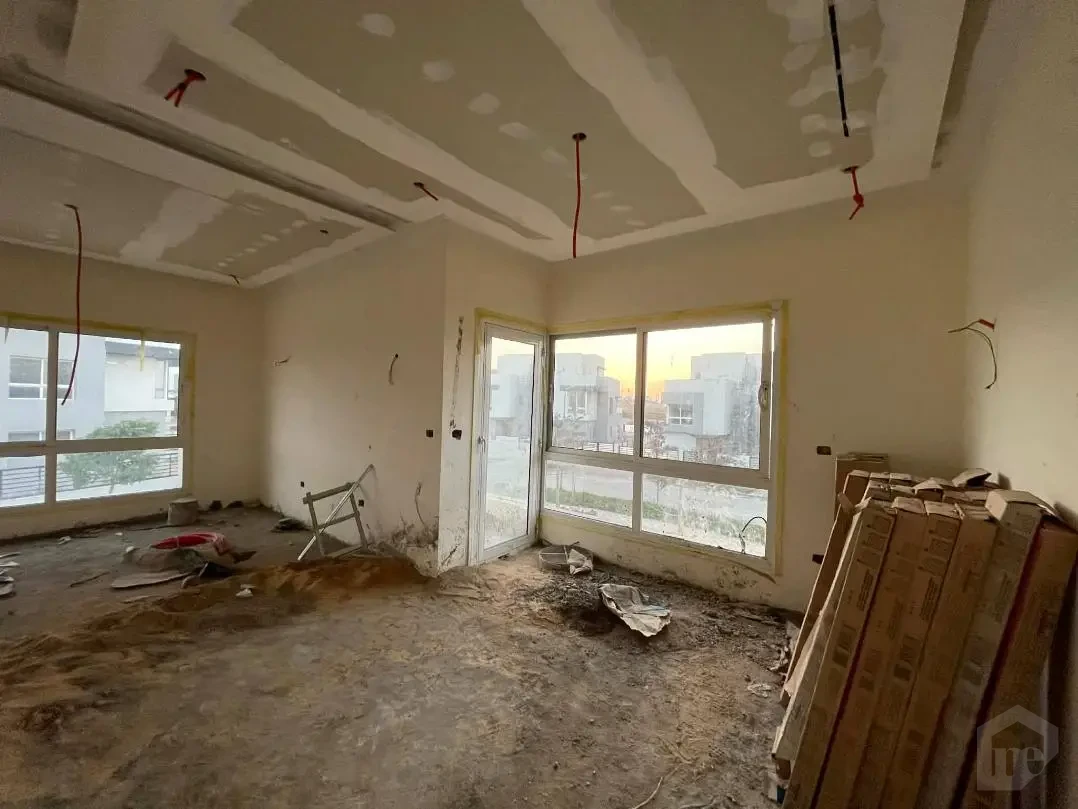 فيلا نصف تشطيب للبيع