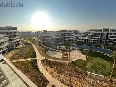 شقة مميزة للبيع بموقع راقي في كمبوند سكاي كوندوز