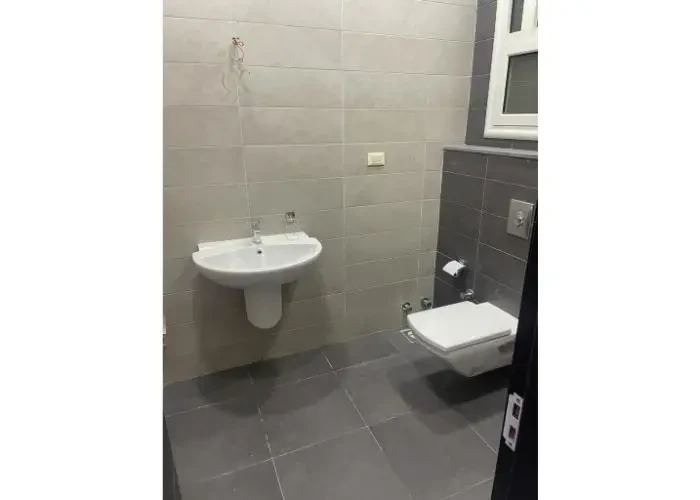 شدوبلكس ارضي بحديقه للأيجار في اسكان الجامعه الامريكيه