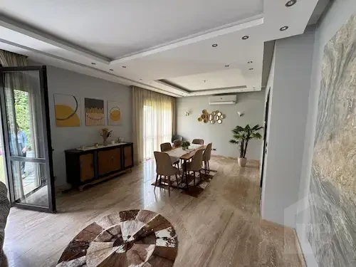 دوبلكس للإيجار في إيستاون – حديقة خاصة كبيرة