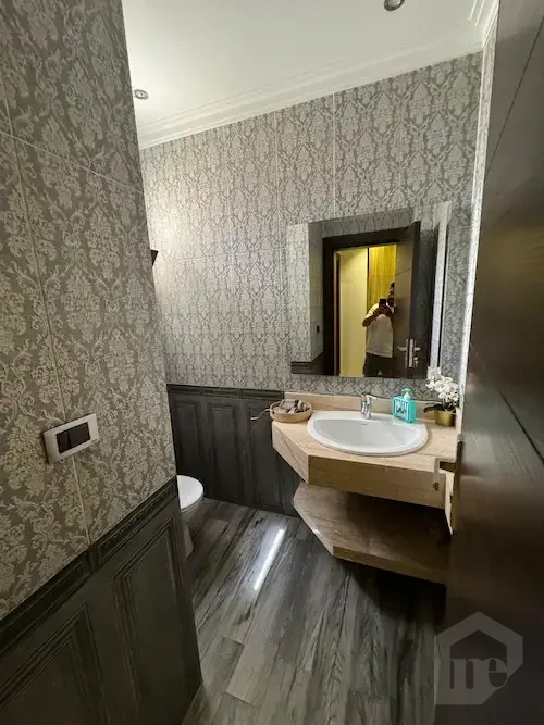 دوبلكس للإيجار في إيستاون – حديقة خاصة كبيرة