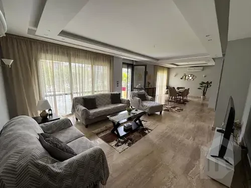 للإيجار دوبلكس 4 غرف في إيستاون سوديك