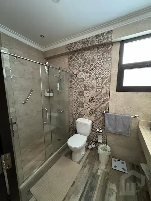 للإيجار دوبلكس 4 غرف في إيستاون سوديك