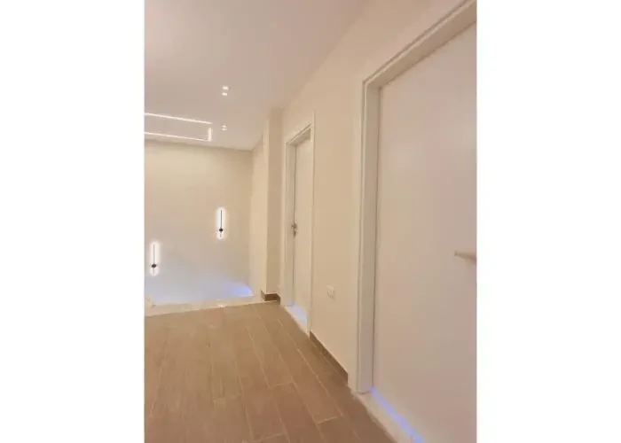 دوبلكس للأيجار في هايد بارك مطبخ وتكيفات