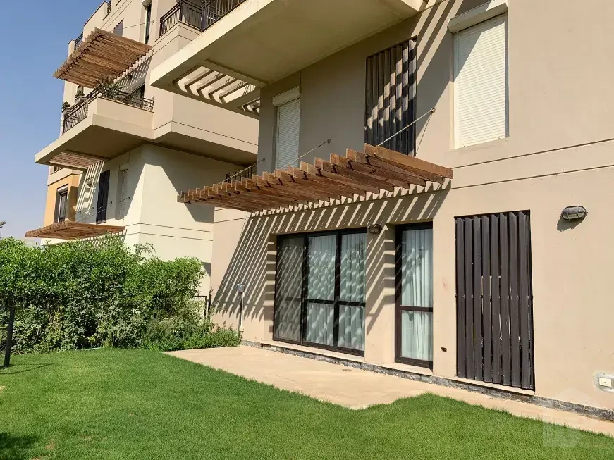 دوبليكس  مع حديقة خاصة