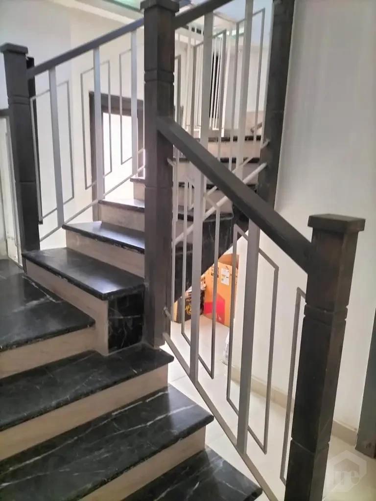 • دوبلكس واسع بتشطيب راقي – درة القاهرة