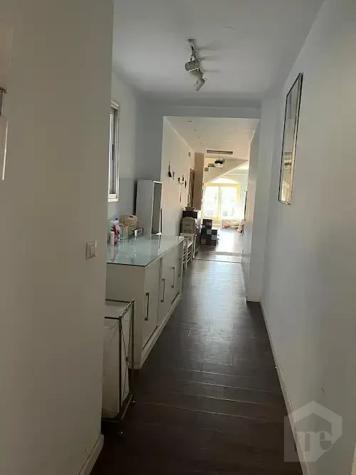 Duplex with Private Terrace – First Settlement