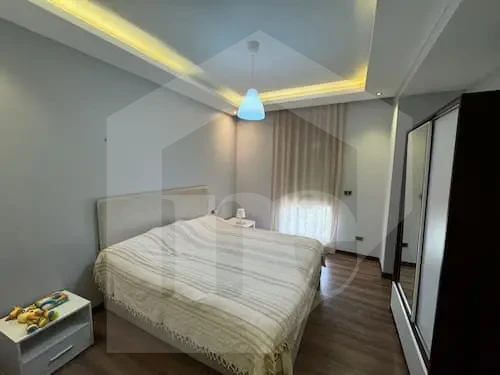 rent at eastown duplex with garden
