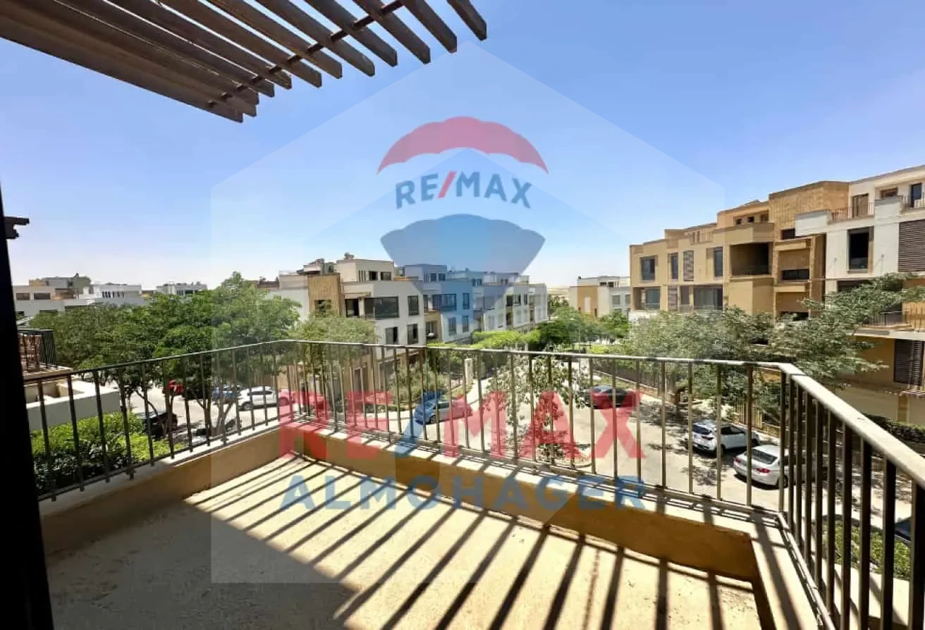 Upper Level Corner Duplex + Penthouse | Westown Prime Location