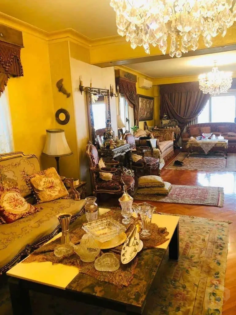 . شقة كورنر مميزة بإطلالة النيل | المنيل | 4 غرف | الدور 34