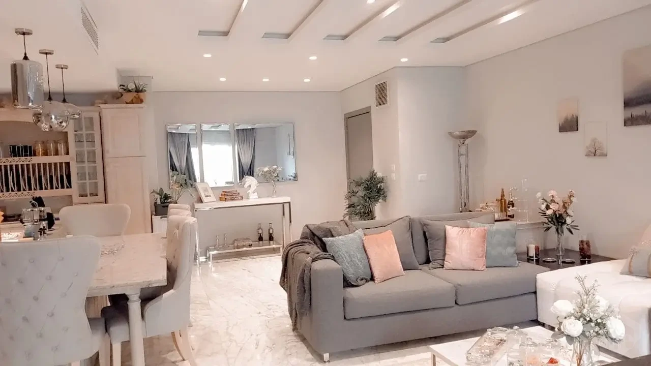 شقة أنيقة بحديقة للبيع في سوديك أكتوبر بلازا | 158 متر + 80 متر حديقة | مفروشة بالكامل