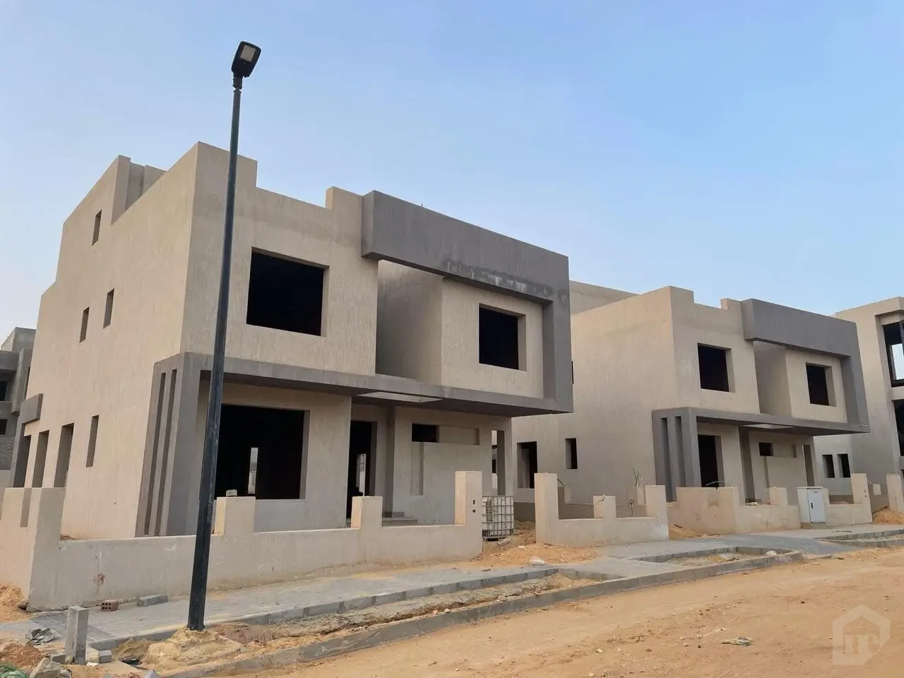 فيلا مستقلة واسعة - 6 غرف نوم | 410 متر بناء | جراند هايتس