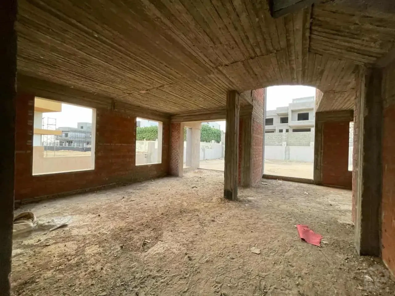 جراند هايتس: فيلا مستقلة 6 غرف | قطعة 711 متر | بناء 410 متر