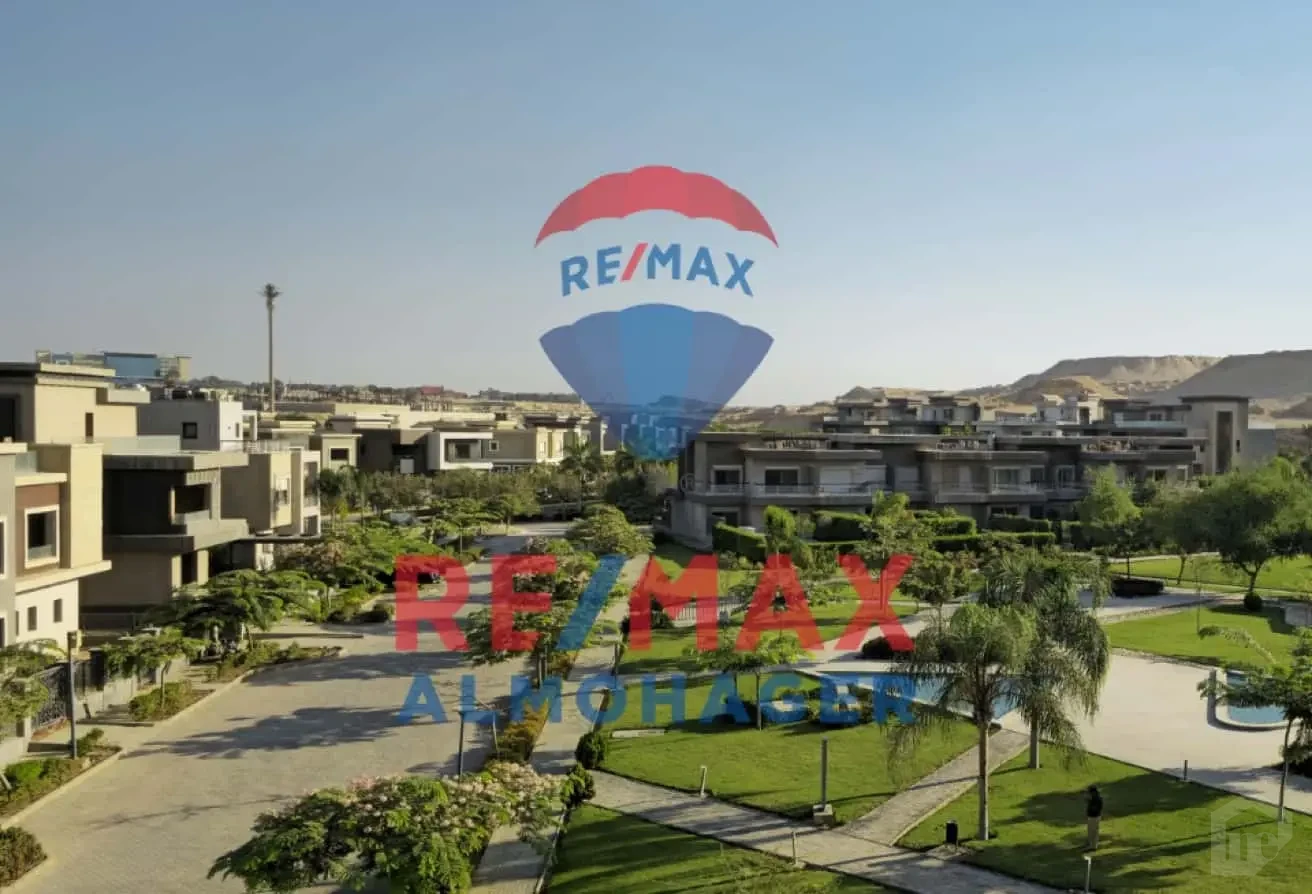 بارك فيلا حصرية صف ثاني جولف بإطلالة مباشرة على البحيرة