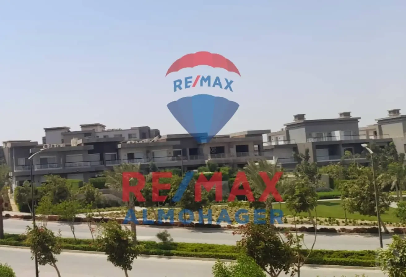 بارك فيلا راقية صف ثاني جولف بإطلالة تجمع الطبيعة والرفاهية