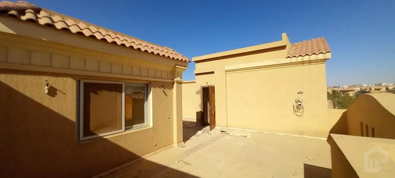 فيلا فاميلي هاوس للبيع في لوروا – التجمع الخامس