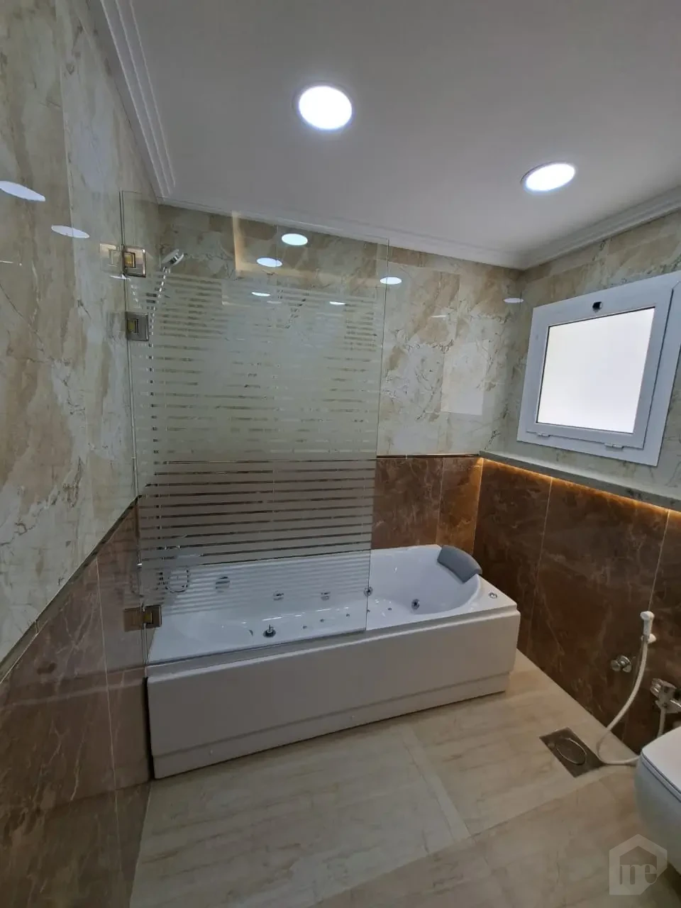 شقه للأيجار بالمطبخ والتكيفات في هايد بارك