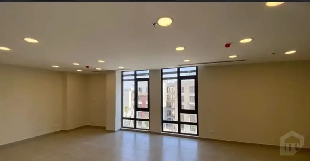 وحدة إدارية 72 م² تشطيب كامل – District 5 القاهرة الجديدة