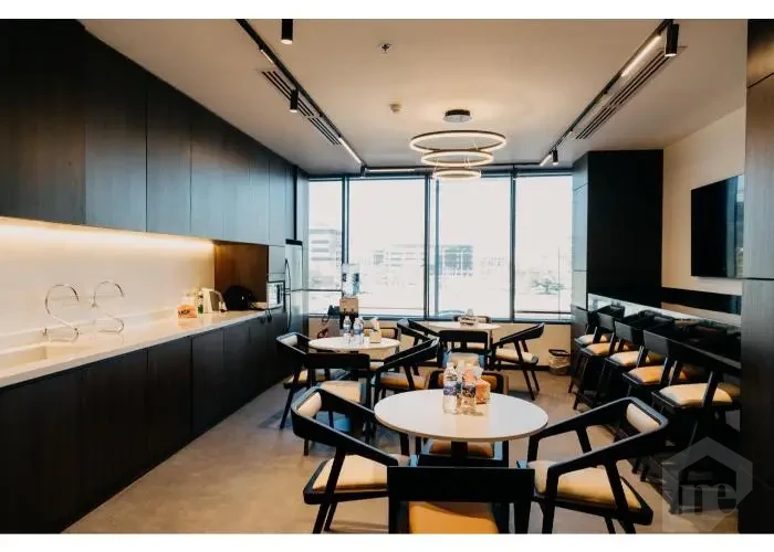 للايجار مقر اداري متشطب 580 م  كايرو فيستيفال سيتي