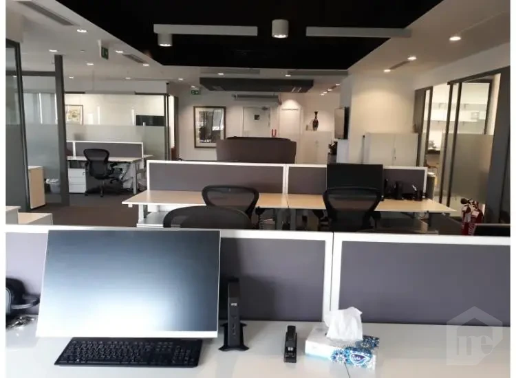 For rent furnished office  1600m  North 90 street