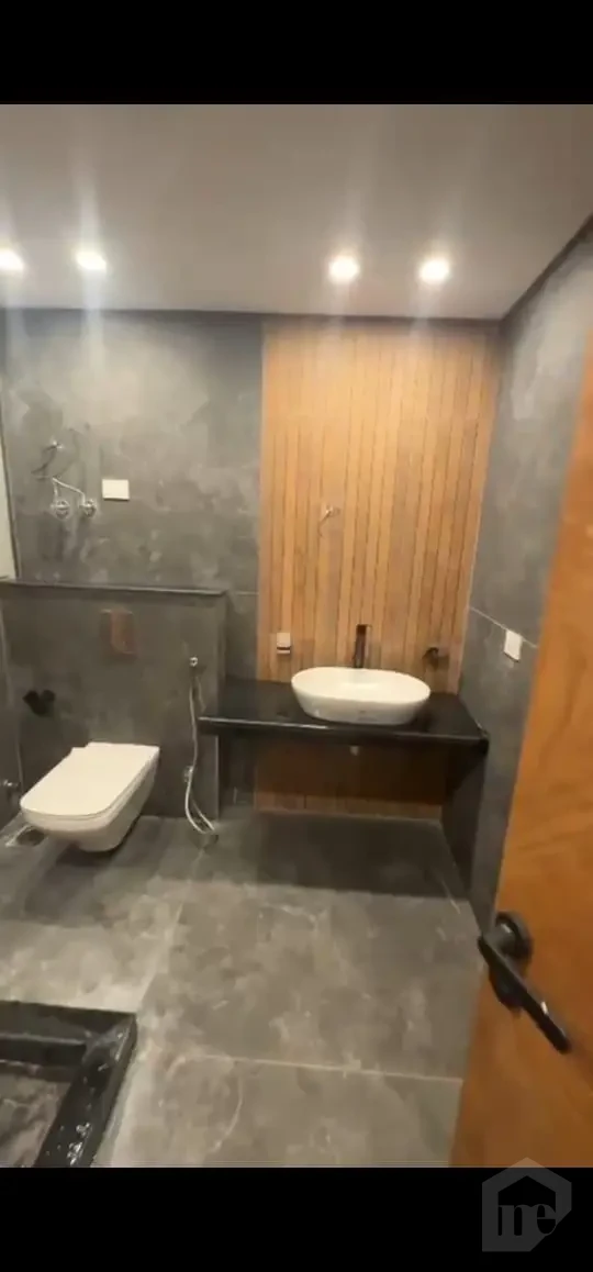 شقه للايجار في بالم هيلز