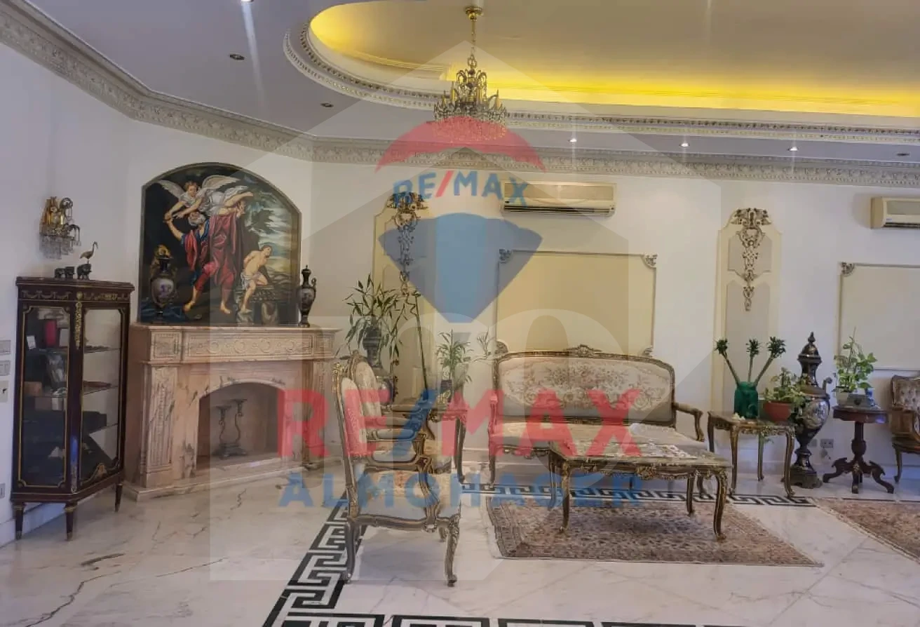 Luxury Villa in Mena Gardens Compound for Rent - Premium Location