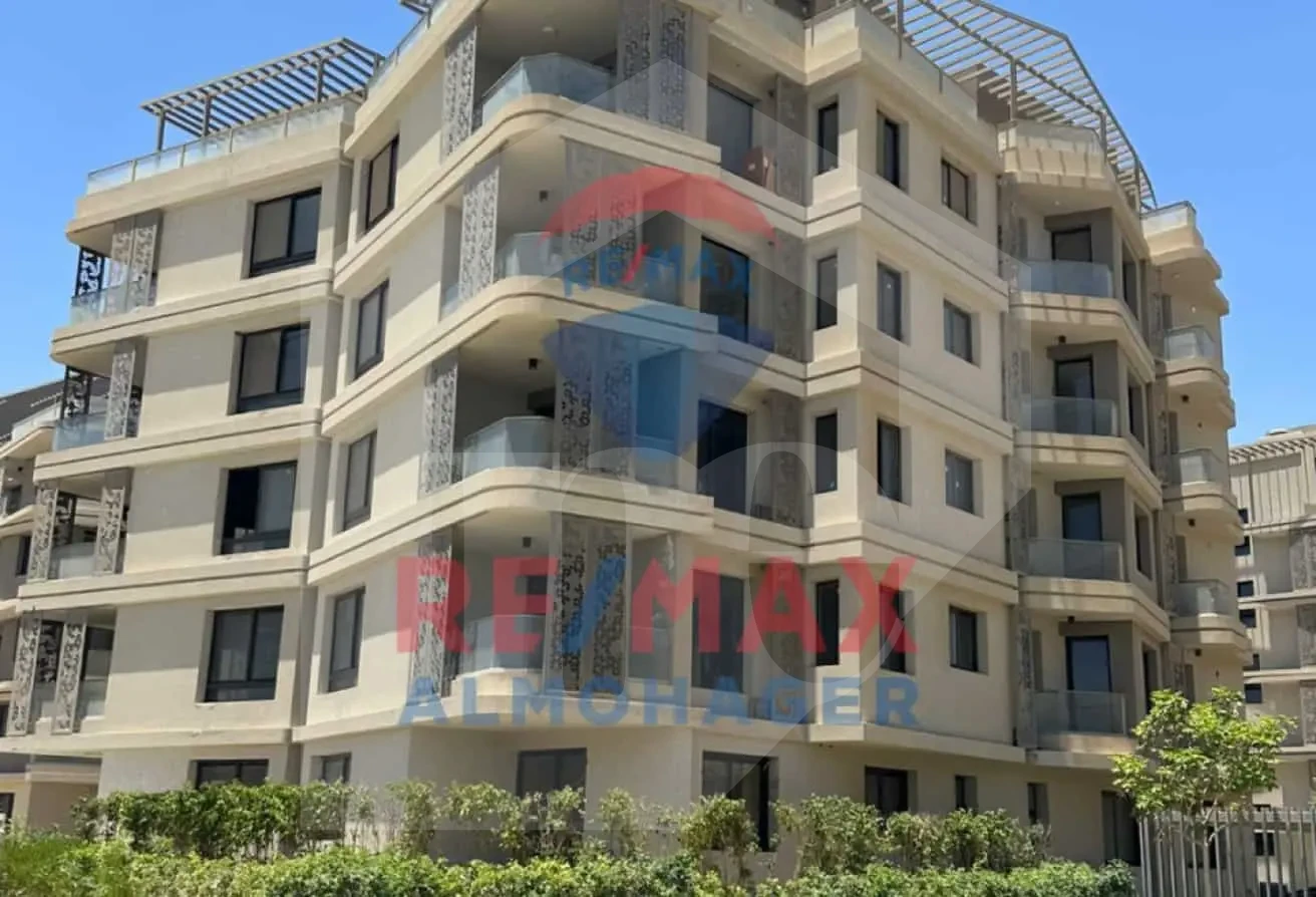 شقة فاخرة للبيع في باديه بالم هيلز - تشطيب كامل، إطلالة مفتوحة، خزائن مطبخ وغرفة ملابس