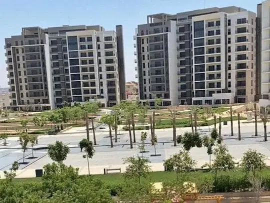 شقة غرفة واحدة للبيع في زيد ويست – موقع ممتاز وأقساط متبقية
